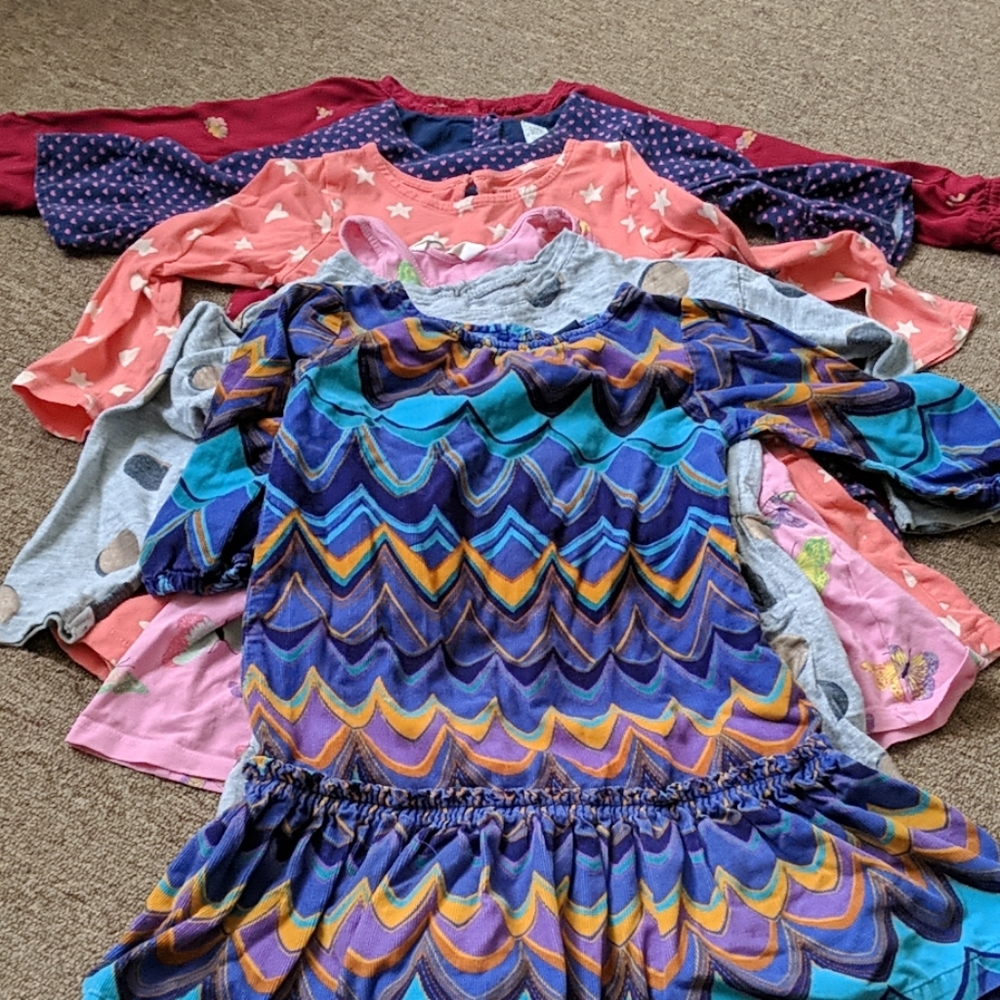 Bundle of 6 dresses in size 4/5